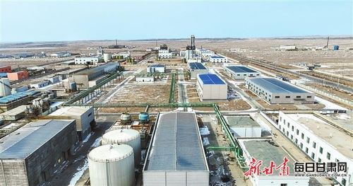 金塔聚航新材料科技廠區(qū)一派繁忙，新材料技術(shù)研發(fā)跑出“加速度”